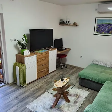 Greenhill * Пула